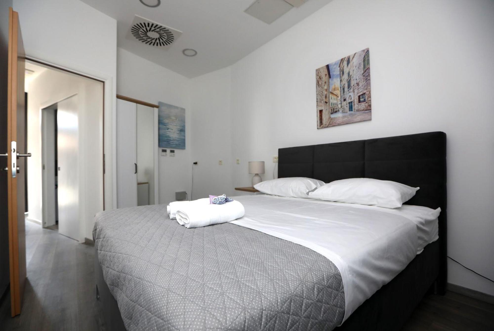 D R Apartments Šibenik Екстериор снимка