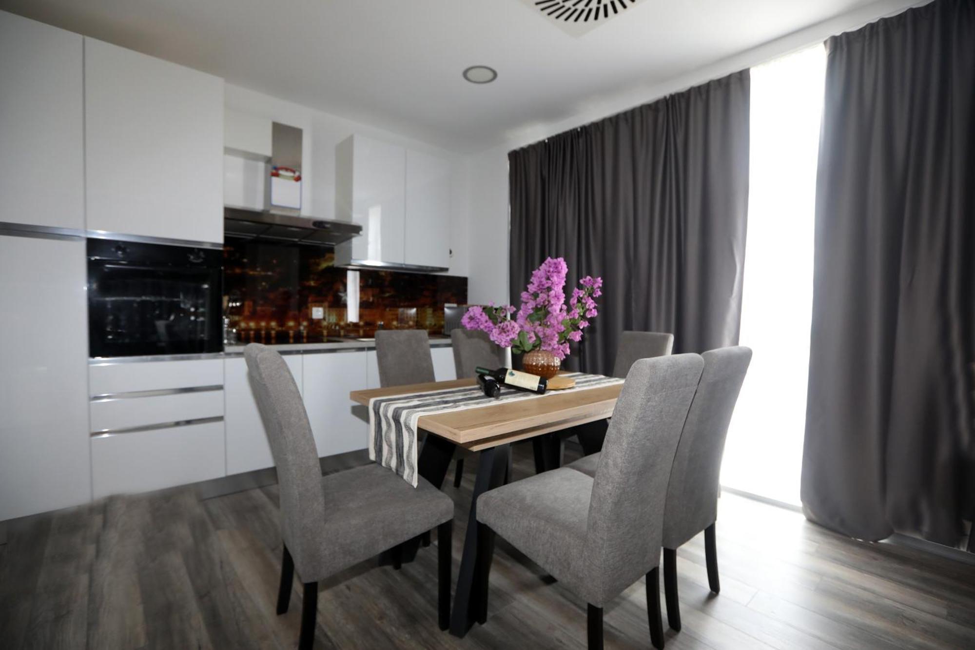 D R Apartments Šibenik Екстериор снимка